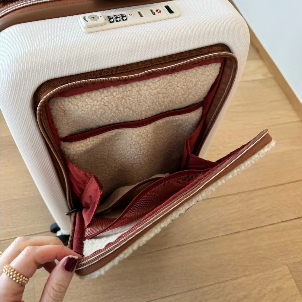 NWT Limited Edition Delsey Paris Chatelet 2.0 Air Brown and White Carry On - Picture 10 of 16